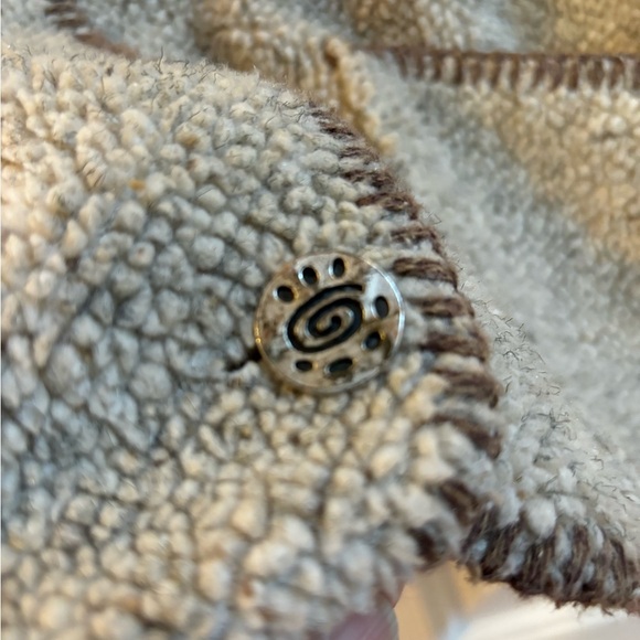 Handmade Sherpa Vest by Common Threads, approximately size 10 - Picture 10 of 12